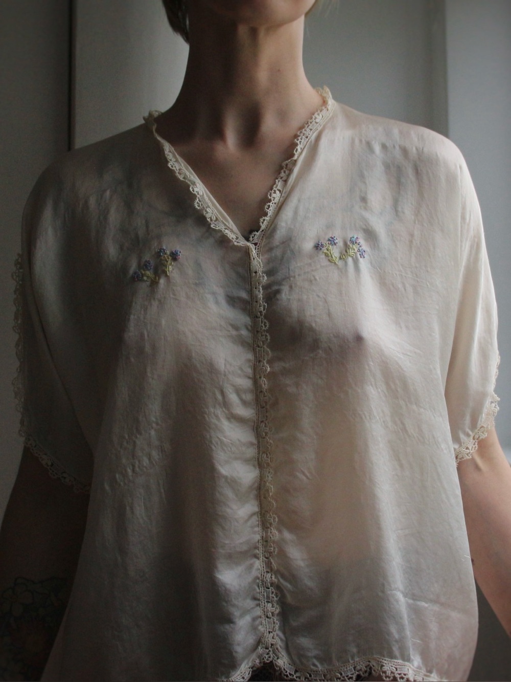 1920's Floral Embroidered Silk & Lace Lounge Blouse - Picture 1 of 10